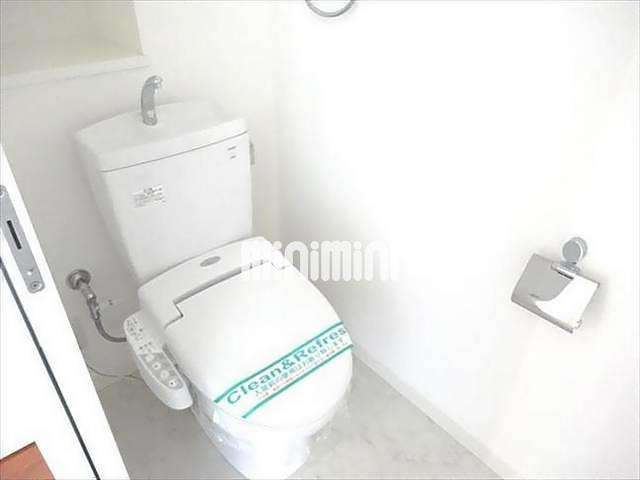 トイレ　ウォシュレット機能付きのトイレです。