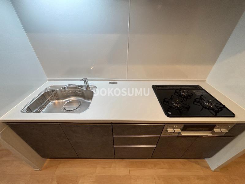 キッチン　毎日の料理が楽しくなる、機能性とデザインを兼ね備えた空間。