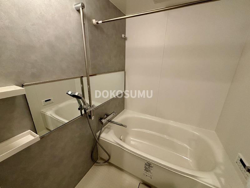 バス・シャワールーム　一日の疲れをやさしく癒やす、清潔感あふれるリラックスバス。