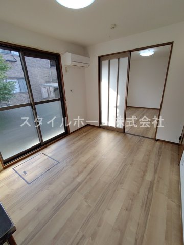 居室・リビング　別部屋写真です。