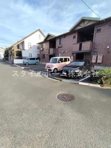 駐車場　駐車場に車を止められます