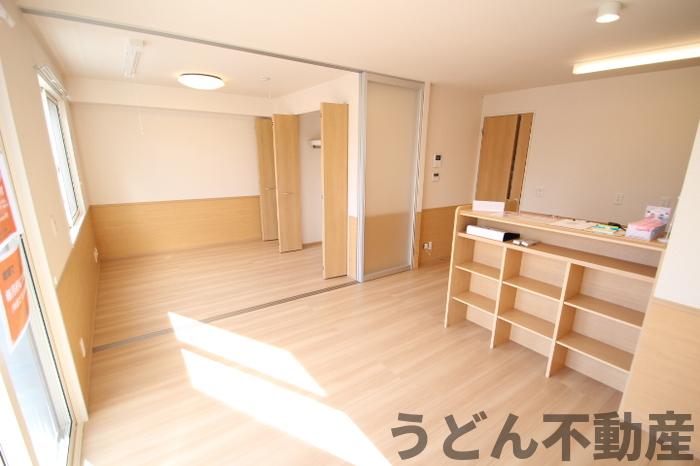 居室・リビング　うどん県のお部屋探しはうどん不動産へ うどんちゃんとLINE