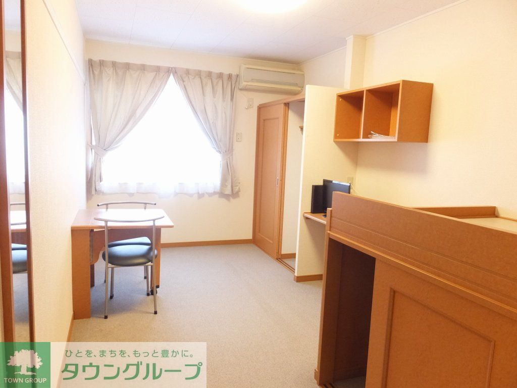 居室・リビング　２階床は防音性も考慮した絨毯仕様です。