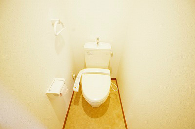 トイレ　温水洗浄便座付き