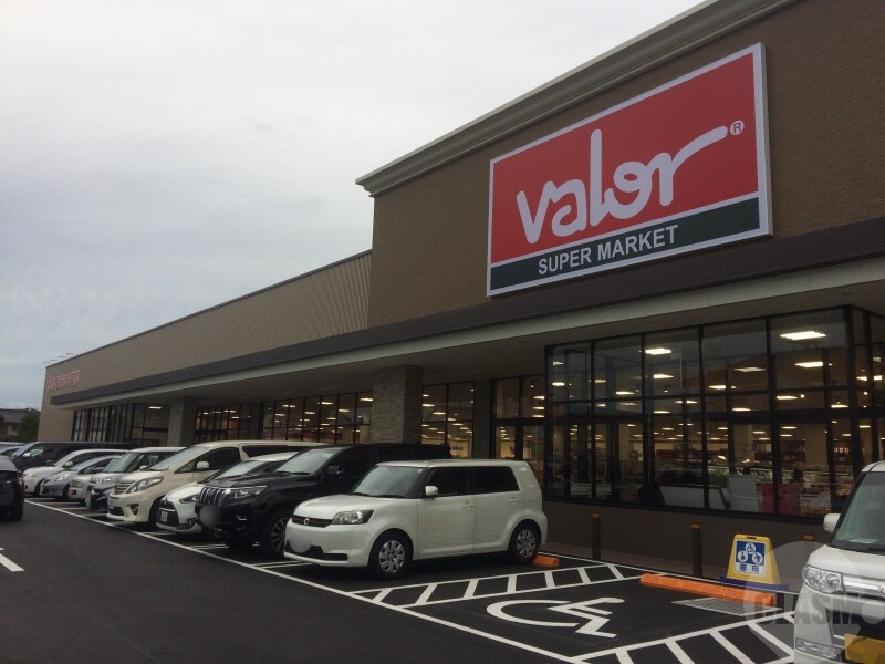 スーパー　バロー淡路店（スーパー）まで586m