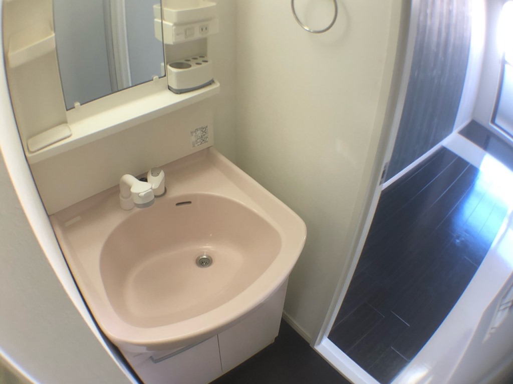 洗面設備　独立洗面台付き！