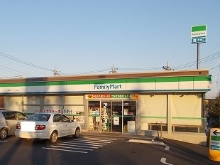 コンビニ　ファミリーマート（コンビニ）まで510m