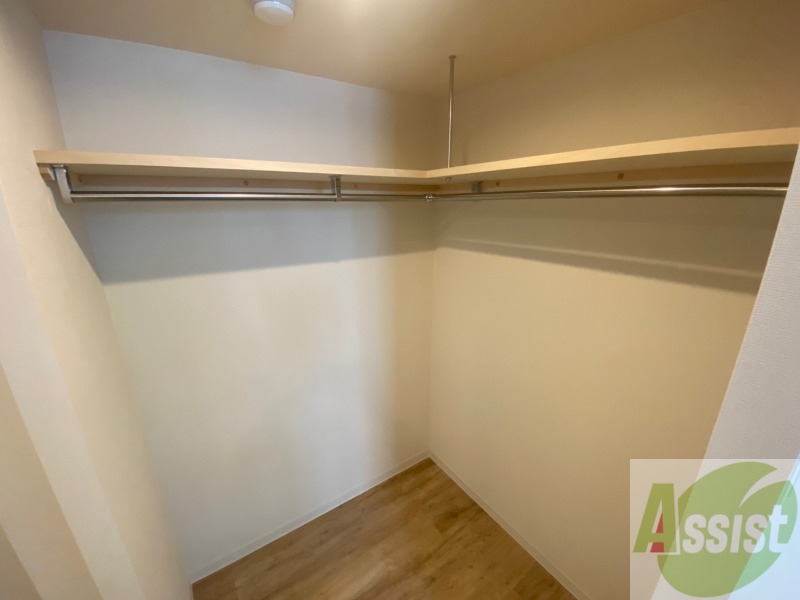 収納　寝室の収納です。部屋がすっきり片付きます。