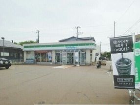 コンビニ　ファミリーマート（コンビニ）まで600m