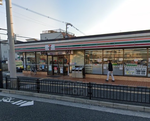 コンビニ　セブンイレブン　豊中庄内西町2丁目店（コンビニ）まで742m