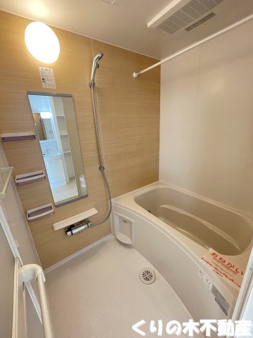バス・シャワールーム　反転タイプのお部屋です（現況を優先します）