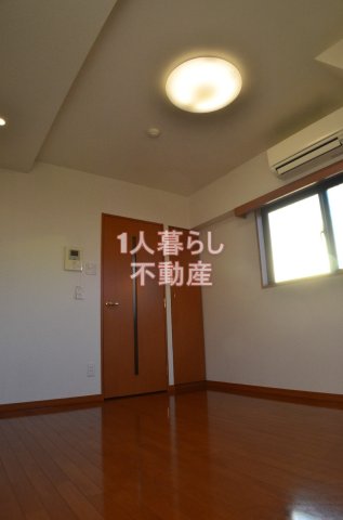 その他部屋・スペース　リビングを別角度から