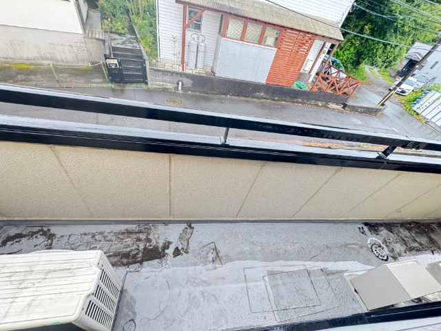 バルコニー　室内写真は別号室の参考写真となります。
