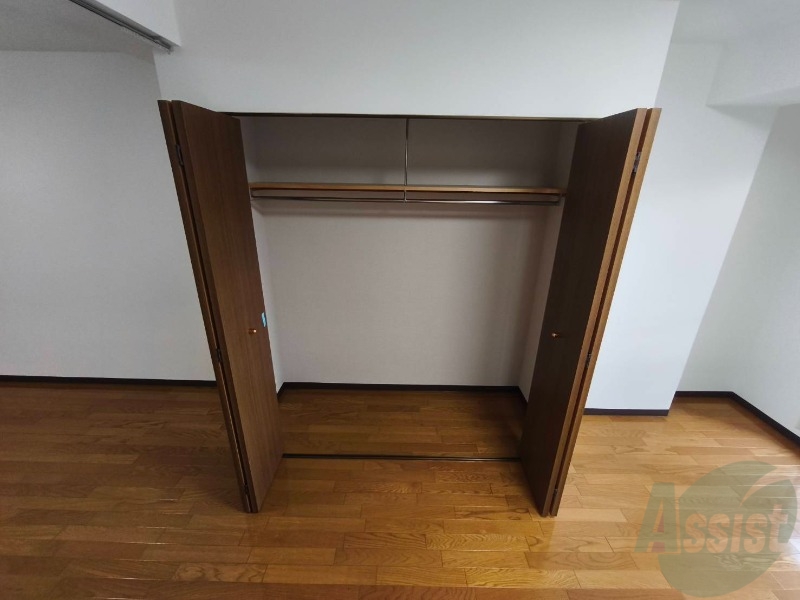 収納　クローゼットは奥行きもあり、荷物が多い方でも安心です。