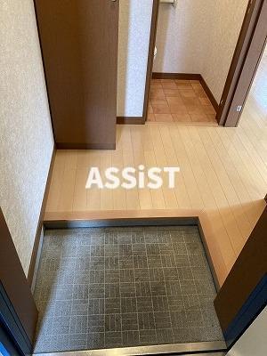 玄関　※同物件の参考写真です