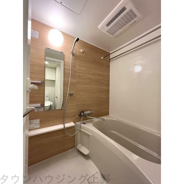 バス・シャワールーム　バス