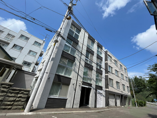 建物外観　札幌市北区北２７条西「ＧｒａｎｄＲａｖｉｎｅＮ２７」