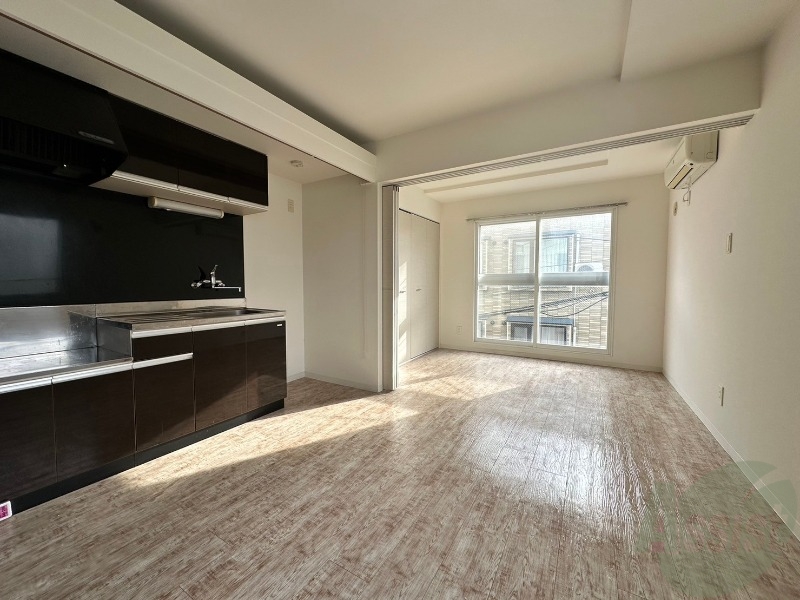 居室・リビング　広くてキレイなお部屋が広がっていて、充実した生活が送れそう。