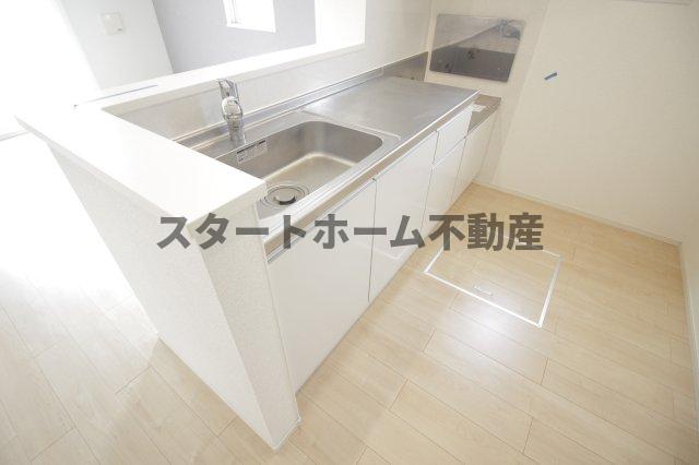 キッチン　コンパクトなキッチンで掃除もラクラク