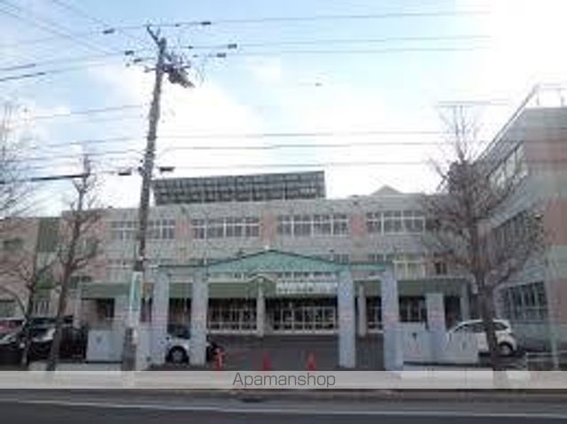 小学校　米里小学校（小学校）まで1123m