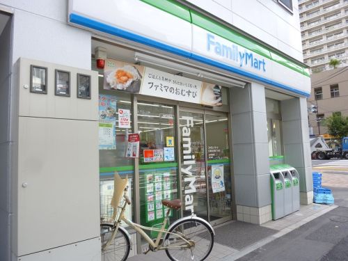 コンビニ　ファミリーマート 江東白河四丁目店（コンビニ）まで585m