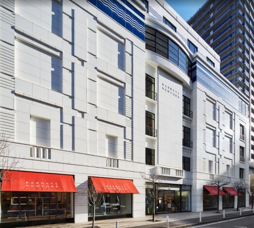 ショッピングセンター　バーニーズ  ニューヨーク横浜店（ショッピングセンター）まで209m