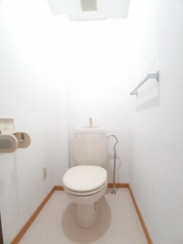トイレ　ゆったりとした空間のトイレです