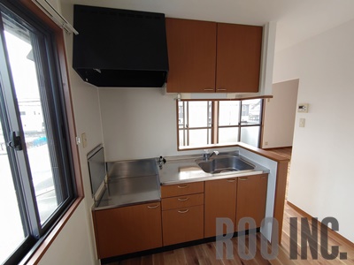 キッチン　写真は反転のお部屋です