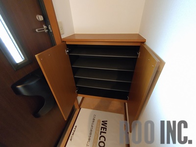 収納　写真は反転のお部屋です