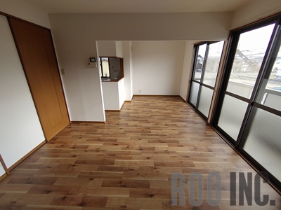 居室・リビング　写真は反転のお部屋です