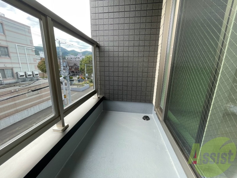 バルコニー　バルコニーです。洗濯物を干したり一息ついたりできますね！