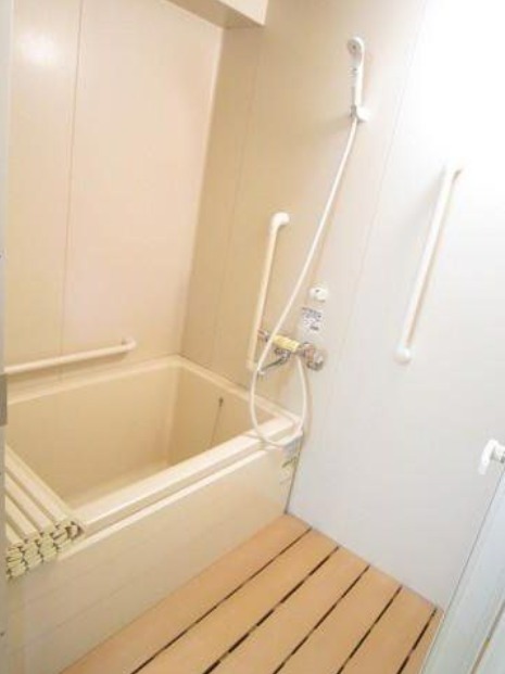 バス・シャワールーム　※別部屋の参考写真です。