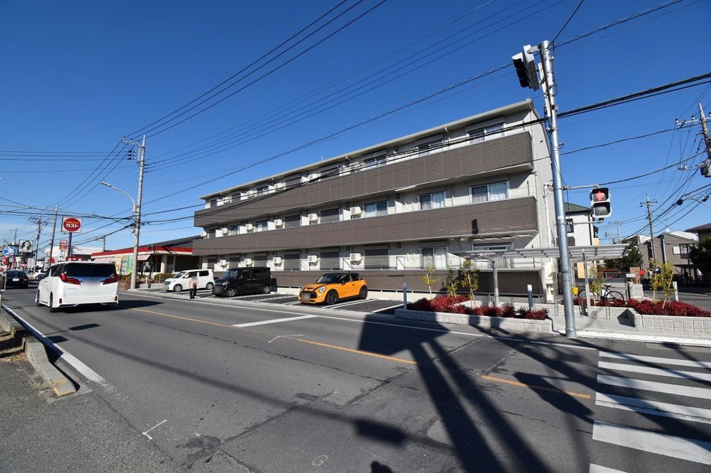 建物外観　駐車場
