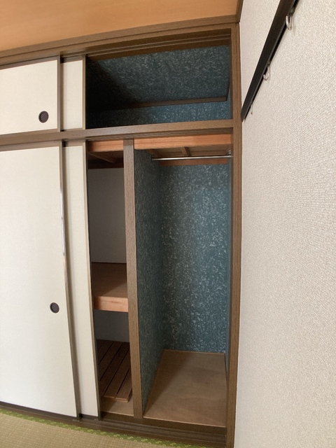 収納　※補修前の参考画像の為、設備等は現況優先。
