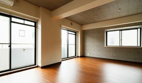 東急大井町線 緑が丘駅 徒歩5分 4階建 築36年の居間写真