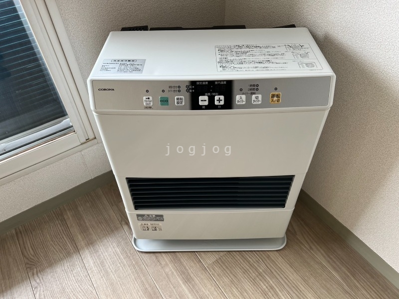 その他設備　冬はあったか石油ストーブです。