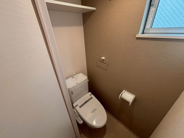 トイレ　別部屋の写真です