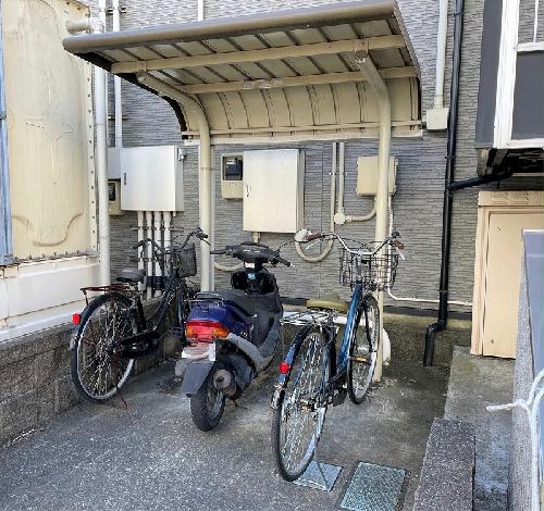 その他共有部分　屋根付き駐輪場完備