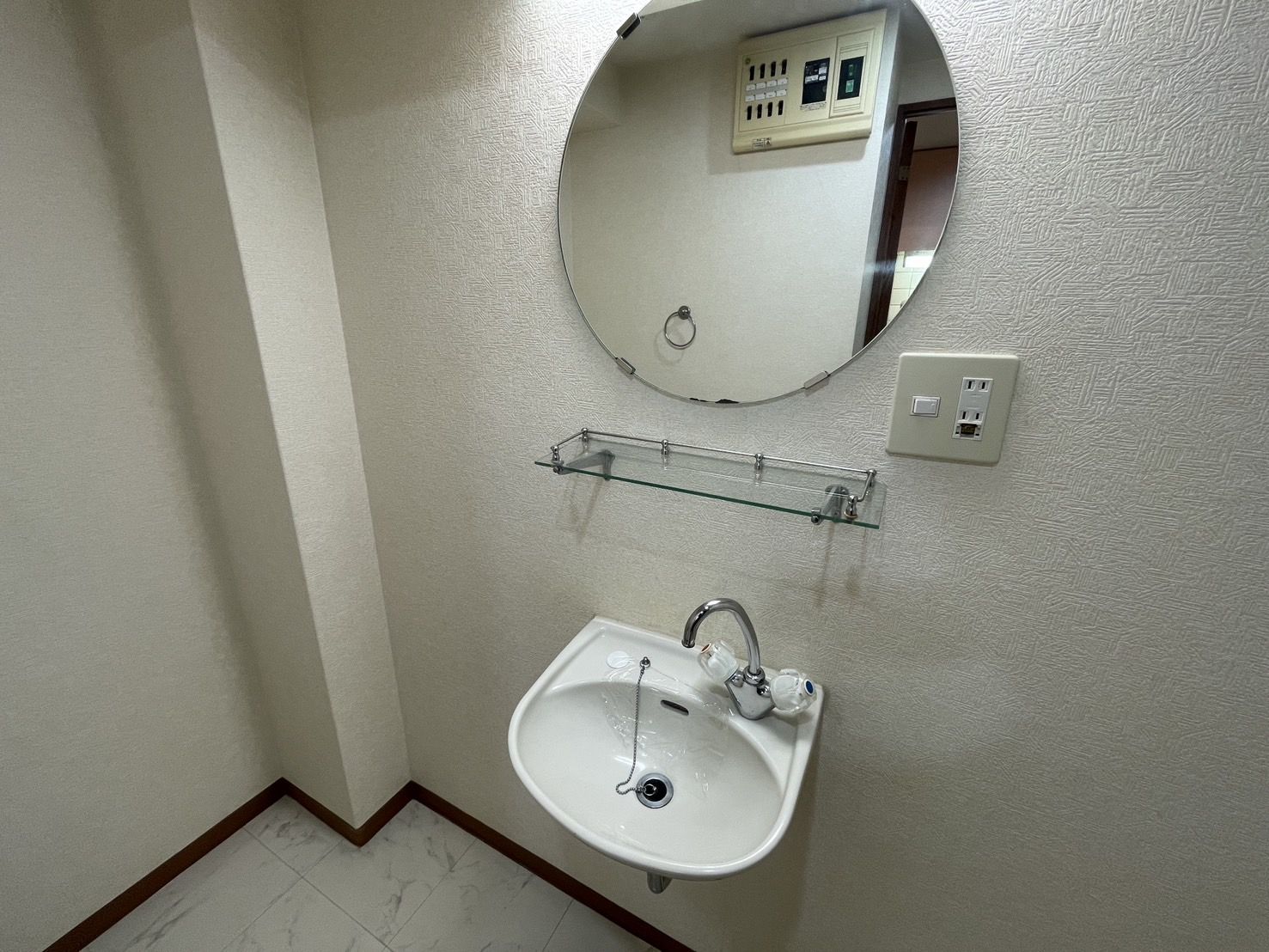 地下鉄七隈線 薬院大通駅 徒歩6分 10階建 築23年の内装写真