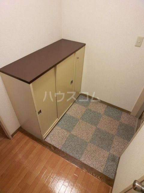 市川クローバーハイツ森の玄関写真