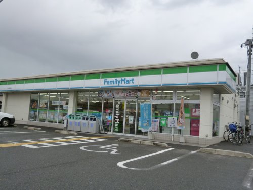 コンビニ　ファミリーマート米子昭和町店（コンビニ）まで573m