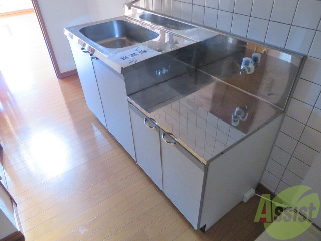 キッチン　広々キッチンはこちらです。コンロも設置可です。