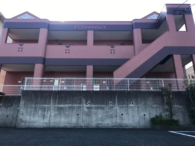 エントランス　外観写真（昼）