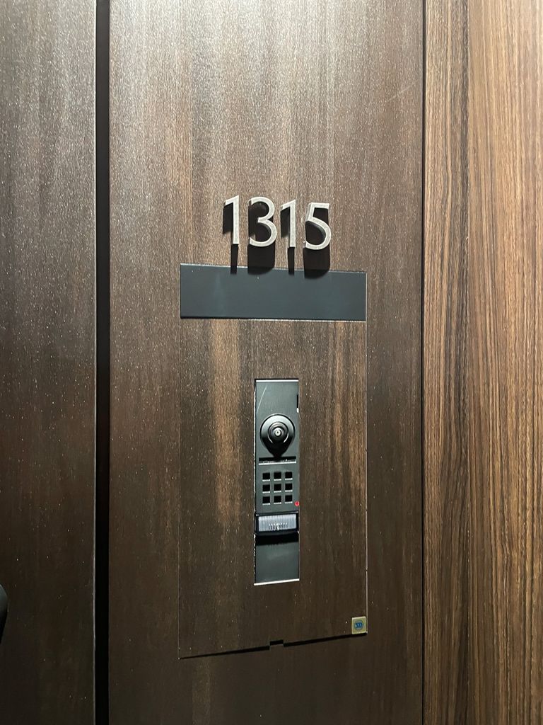 玄関　同間取りタイプ別部屋になります。