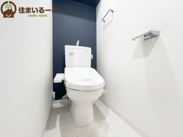 地下鉄四つ橋線 四ツ橋駅 徒歩5分 15階建 築10年のトイレ写真