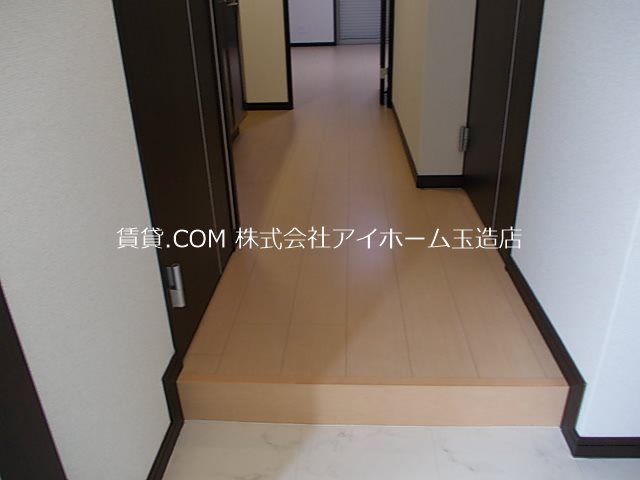 フジパレス城東諏訪VI番館の玄関写真