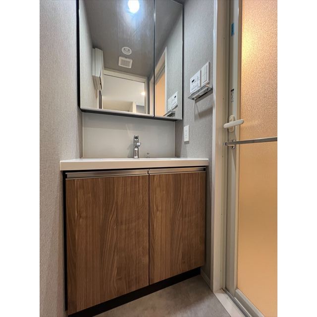 洗面設備　※写真は０４０３号室