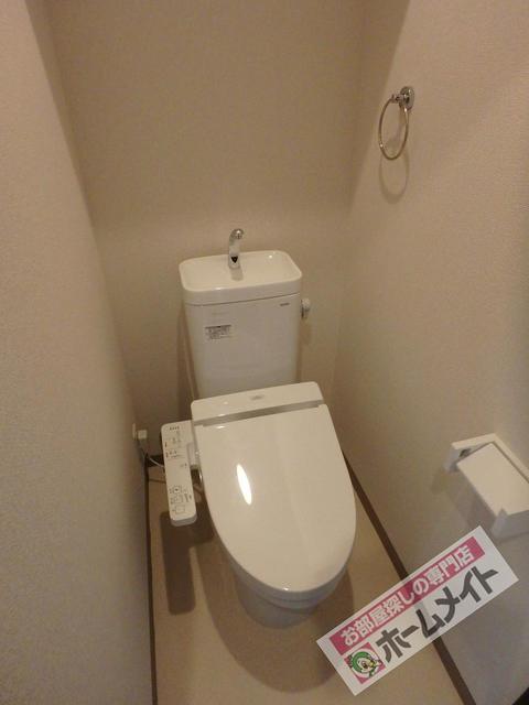 トイレ　温水洗浄便座付き♪