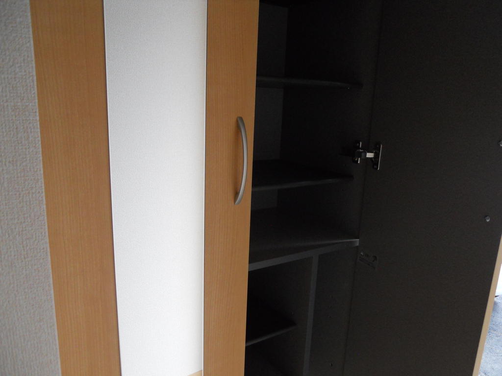 玄関　シューズボックスもタップリ入りますね