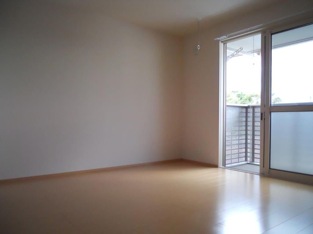 居室・リビング　１１．２帖のリビングはとても明るいです